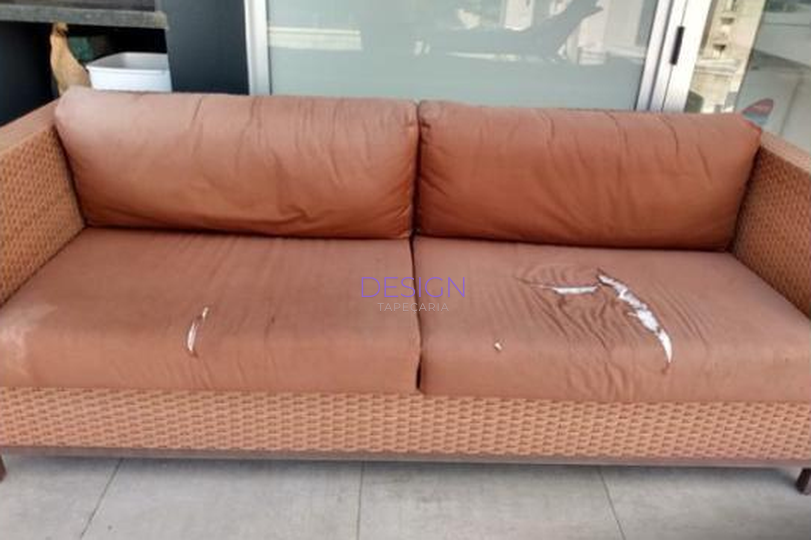 Antes: estofado com tecido antigo e marcado